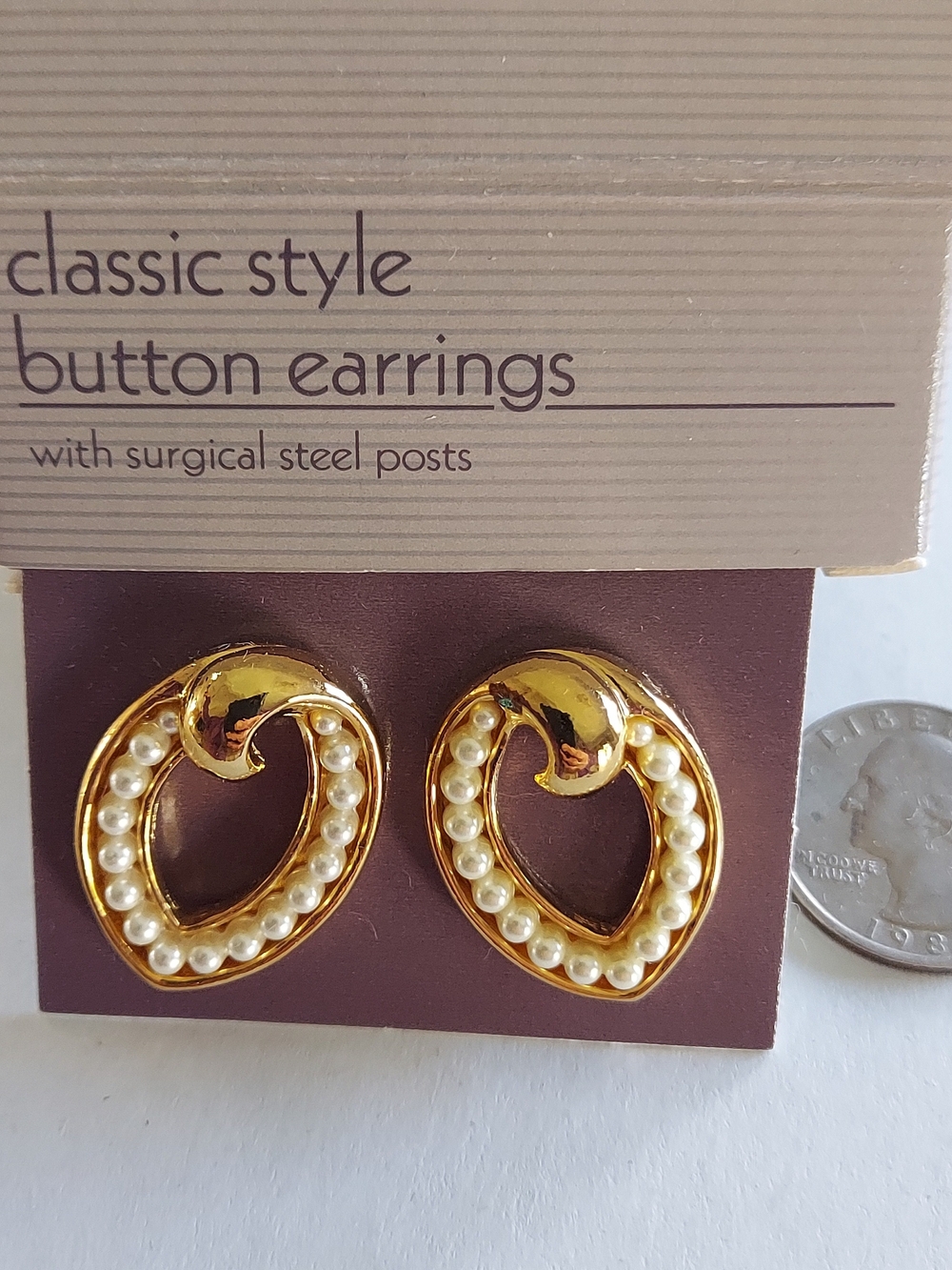 VintGe Avon Classic Style Button Gold-Tone Hoop Earrings with Pearlescent Beads